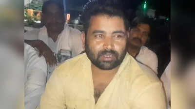 Hathras News: हाथरस में भाजपा नेता को पुलिस ने पीटा, 4 पुलिसकर्मियों के सस्पेंड के बाद खत्म हुआ धरना