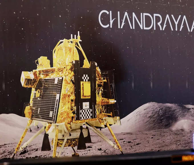 चंद्रयान-3 मिशन: प्रज्ञान रोवर ने पार की पहली चुनौती
