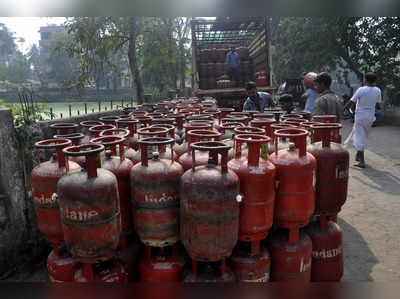 LPG ದರ ಇಳಿಕೆ: ಉಜ್ವಲ ಯೋಜನೆ ಫಲಾನುಭವಿಗಳಿಗೆ ಕೇಂದ್ರದಿಂದ ₹200 ಹೆಚ್ಚುವರಿ ಸಬ್ಸಿಡಿ ಘೋಷಣೆ
