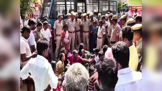 பாளையங்கோட்டை பாஜக பிரமுகர் படுகொலை... உடலை வாங்காமல் உறவினர்கள் சாலை மறியல்..!