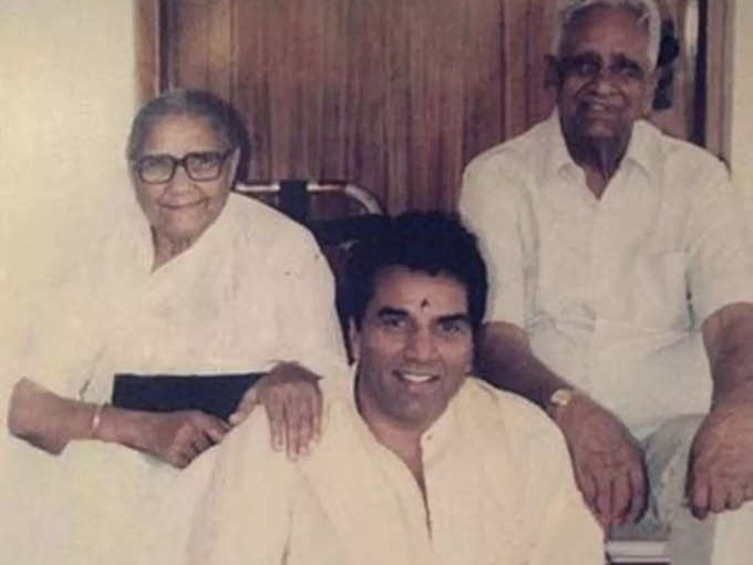 Dharmendra with his mother