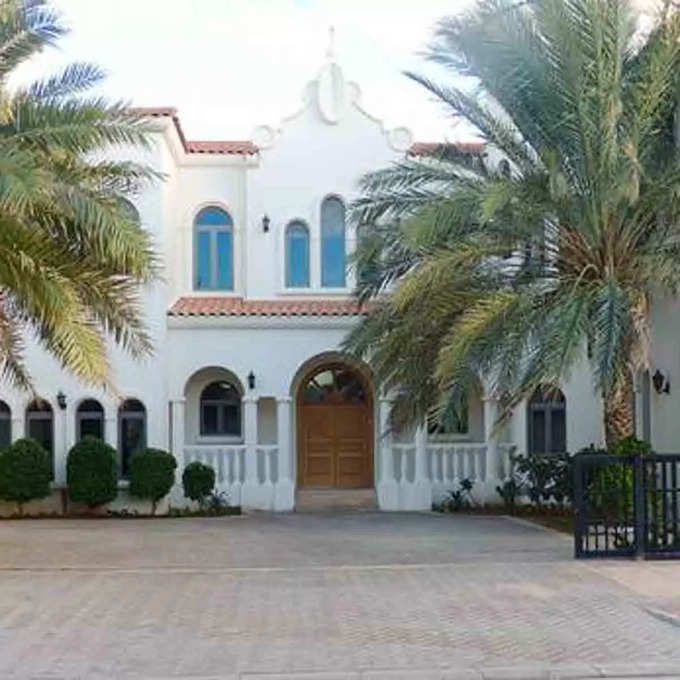 shahrukh khan villa in palm jumeirah