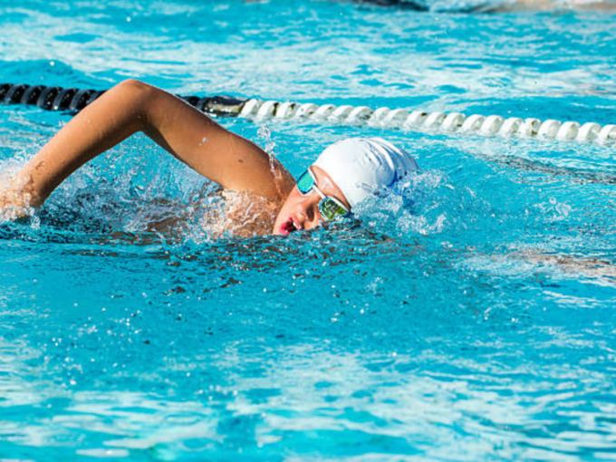 पोहणे हा उत्तम व्यायाम