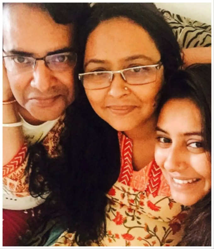 pratyusha banerjee family