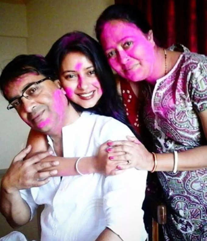 pratyusha banerjee dad and mom