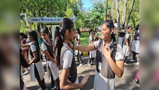 கோவை மாநகர காவல்துறை சார்பில் பள்ளி மாணவர்கள் மற்றும் பெற்றோர்களுக்கு தற்காப்பு பயிற்சிகள்