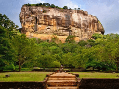 श्रीलंका के इस स्‍थान पर है रावण का महल, यहां आज भी रखा है लंकेश का शव !