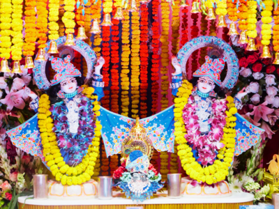 Krishna Janmashtami 2023: ಶ್ರೀಕೃಷ್ಣ ಜನ್ಮಾಷ್ಟಮಿಗೆ ದೇವರ ಕೋಣೆಯ ಅಲಂಕಾರ ಹೀಗಿರಲಿ..!