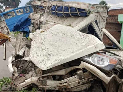 Nawada News: रफ्तार का कहर देखिए, कैसे खड़े ट्रक से टकरा गई पिकअप गाड़ी तो ड्राइवर की मौत