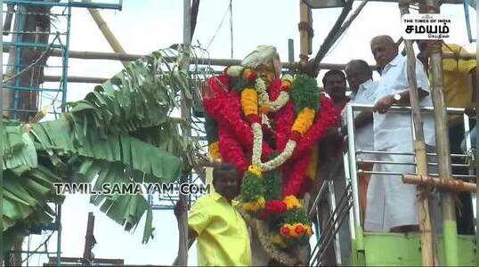 அயோத்தி சாமியார் மனம் வெதும்பி பேசியுள்ளதாக செல்லூர் ராஜூ தெரிவித்துள்ளார்.