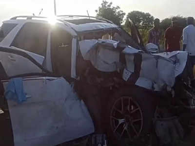 दिल्ली–मुंबई एक्सप्रेसवे पर मर्सिडीज कार ने दूध के टैंकर को मारी टक्कर, चालक को नींद आने से हुआ हादसा