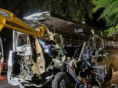 Barabanki News: सरिया लदे ट्रक में घुसी तेज रफ्तार बस, भयानक हादसे में दो यात्रियों की मौत, 5 गंभीर