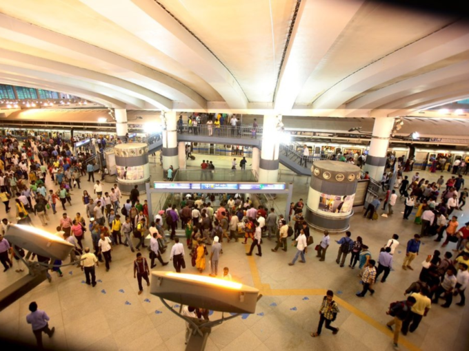 ​1. कल से दिल्ली मेट्रो की नई टाइमिंग​