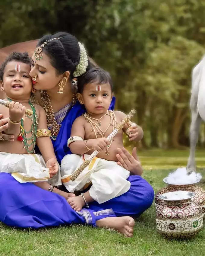 Kannada Celebrities Celebrate Shri Krishna Janmashtami (4).