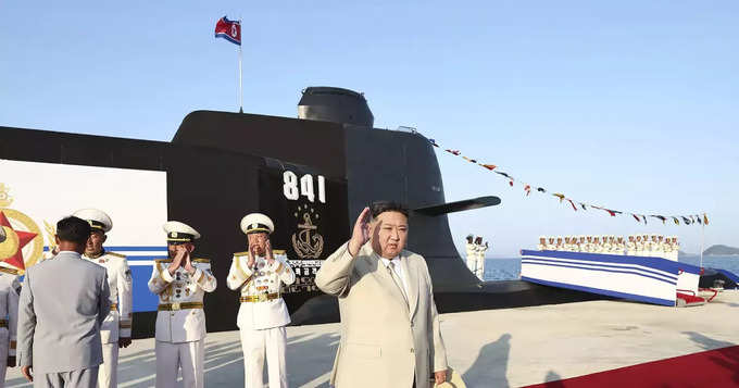 kim jong submarine