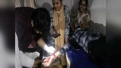 Chhindwara News: भारी बारिश से मेडिकल कॉलेज में घुसा पानी, लाइट न होने से मोबाइल के टॉर्च से मरीजों का होता रहा इलाज