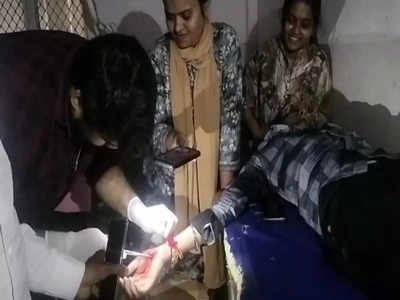 Chhindwara News: भारी बारिश से मेडिकल कॉलेज में घुसा पानी, लाइट न होने से मोबाइल के टॉर्च से मरीजों का होता रहा इलाज