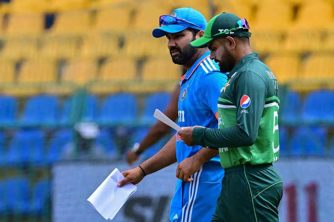 पाकिस्तान ने जीता टॉस, भारतीय टीम में दो बदलाव
