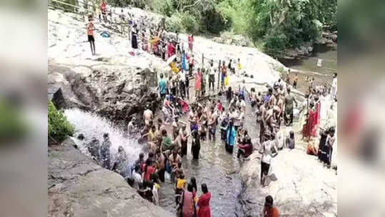 கும்பக்கரை அருவியில் ஆர்ப்பரித்து கொட்டிய நீர்... ஆட்டம் போட்ட சுற்றுலா பயணிகள்!