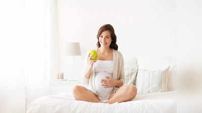 Pregnancy diet: ప్రెగ్నెన్సీ టైమ్‌లో గ్రీన్‌ యాపిల్‌ తింటే.. ఎన్ని లాభాలో తెలుసా..?