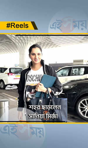 badminton player sania mirza spotted at mumbai airport posing in front of paparazzi watch the video