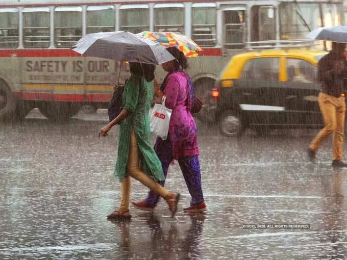 ​मुंबई समेत आसपास के ज‍िलों में भारी बार‍िश