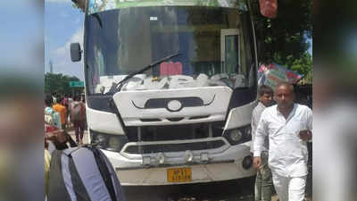 अयोध्या में RTO की कार्रवाई की भेंट चढ़ गए 2 यात्री, घंटों रोकी गई बस में इलाज के अभाव में तोड़ दिया दम