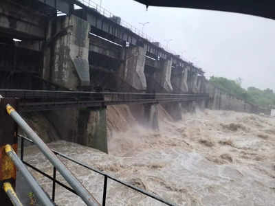 पिछले 24 घंटों से एमपी में भारी बारिश, कई जिलों में हालात बिगड़े, उज्जैन में शिप्रा नदी का पुल डूबा