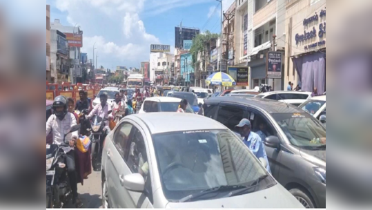 பட்டு எடுக்க காஞ்சியில் குவிந்த மக்கள்; காந்தி ரோடு சாலையில் ஆமை வேகத்தில் நகர்ந்து சென்ற வாகனங்கள்!