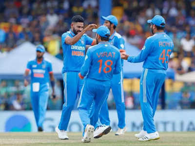 ऐतिहासिक! फायनलमध्ये श्रीलंकेचा संघ अवघ्या ५० धावांवर ऑल आऊट, मोहम्मद सिराजपुढे लंकेने गुडघे टेकले
