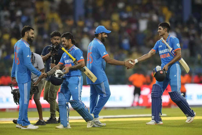 वनडे के फाइनल में भारत की 10 विकेट से जीत 