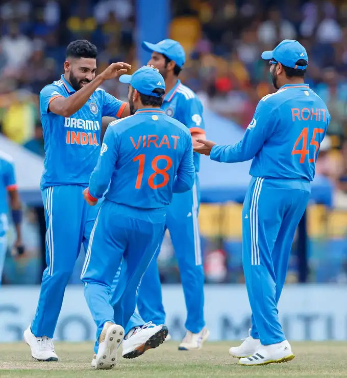 एक ओवर में 4 विकेट लेने वाले पहले इंडियन