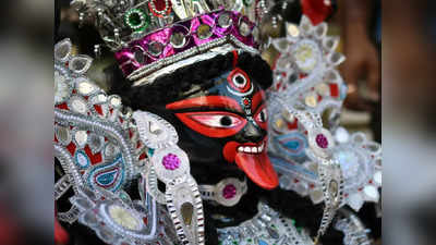 Maa Kali: বিহারের ৬০০ বছরের পুরনো এই গাছে নাকি বাস স্বয়ং মা কালীর! প্রচণ্ড ঝড়েও হয় না কিছু