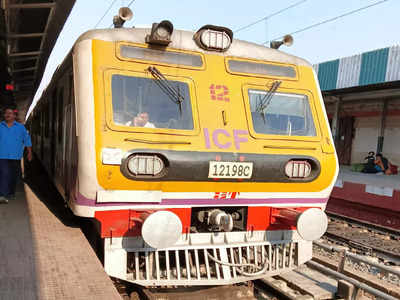 Local Train: দমদম থেকে এই শাখায় ট্রেন গন্ডগোল! টানা 6 দিন বিকেল থেকে সকাল পর্যন্ত ভোগান্তি যাত্রীদের