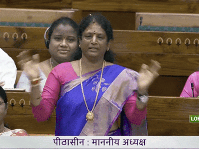 हाथ उठाकर जोड़ा फिर बोलीं भारत माता की जय, संसद में आज इस महिला सांसद ने दिल जीत लिया