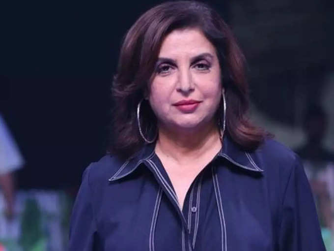 Farah khan criticised for wearing slippers