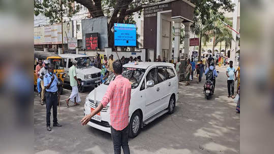 கோவை மத்திய சிறையில் கைதிகளுக்கும் போலீசாருக்கும் இடையே மோதல் -4 காவலர்கள் படுகாயம்...எஸ் பி நேரில் விசாரணை