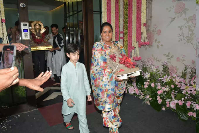 अर्पिता खान बेटे के साथ