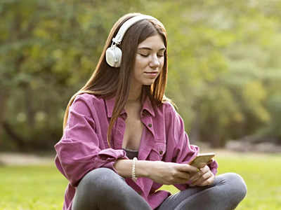 JBL और Sony जैसे इन रिफर्बिश्‍ड Headphones से म्यूजिक की दुनिया में खो जाएंगे आप, मिल रहे हैं 47% की छूट पर