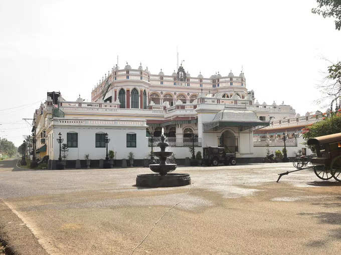 karaikudi palace