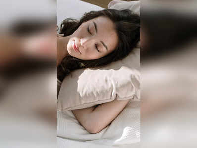 उम्र के हिसाब से कितने घंटे की नींद है जरूरी?