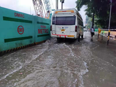 Bihar Weather: बारिश के बाद झील बन गई पटना की सड़कें, कई मुहल्लों में जलजमाव, यहां देखिए तस्वीरें