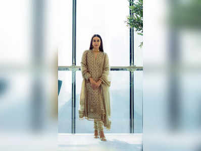 करिश्मा कपूर के 7 चूड़ीदार लुक्स है फैशन का धमाका