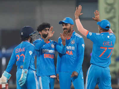 तिसऱ्या वनडेसाठी भारताचे तीन खेळाडू संघाबाहेर, पाहा नेमकं असं घडलं तरी काय...