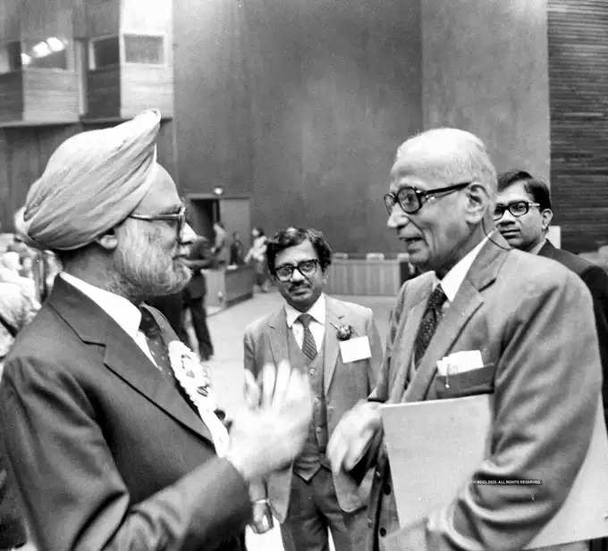 81वें विश्व अर्थशास्त्री सम्मेलन में वित्त मंत्री मनमोहन सिंह 