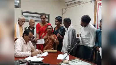 शिवपुरी न्यूजः फर्जी किन्नरों से असली वाले हुए परेशान, कलेक्ट्रेट पहुंचकर बोले-हमारी सुनवाई कर लो नहीं तो बद्दुआ लगेगी