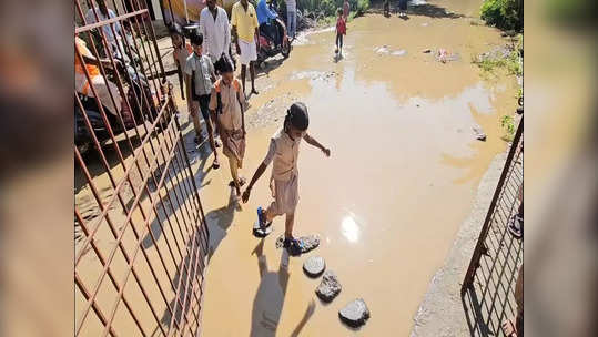 காஞ்சி அருகே மினி குட்டையாக மாறிய அரசு பள்ளி வாயில்...!