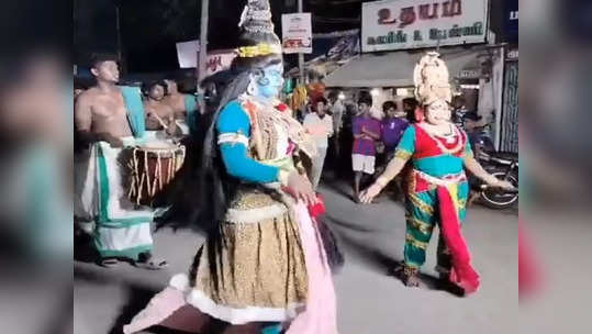 விருதுநகர் காளியம்மன் கோவில் திருவிழாவில் தெய்யம் நடனம்!