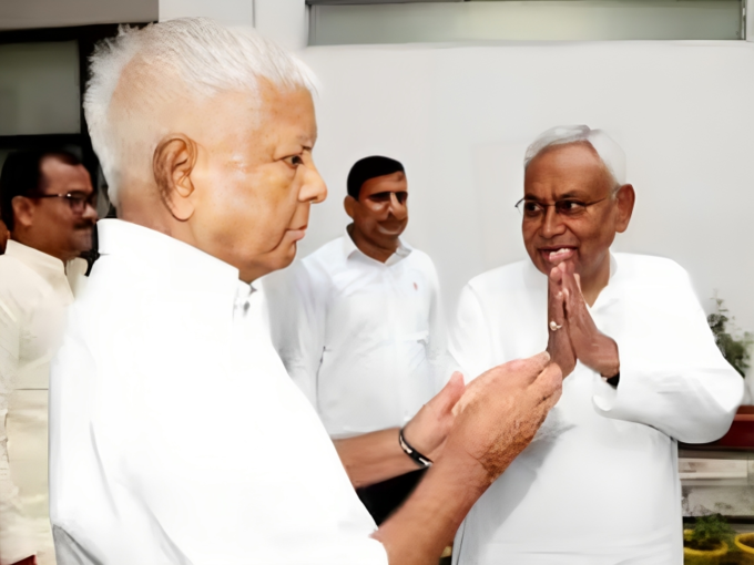 Lalu yadav Meets Nitish Kumar