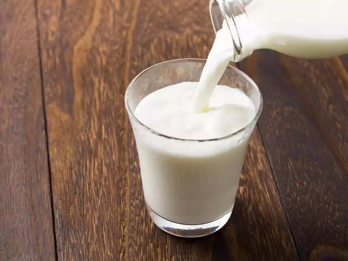 विटामिन बी 12  की कमी कैसे दूर करें- दूध पिएं 